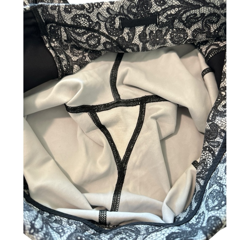 Lululemon Outrun 17" Crop Mini Cinder Lace pattern - Picture 14 of 16